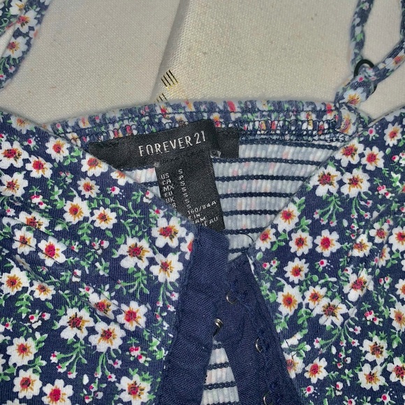 Forever 21 navy blue floral cover-bra/bra. Size. S - Picture 2 of 4